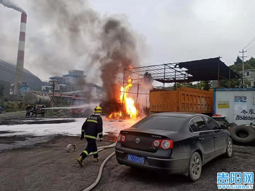 小?被油罐车撞到腾空车主发声_小车遭重卡